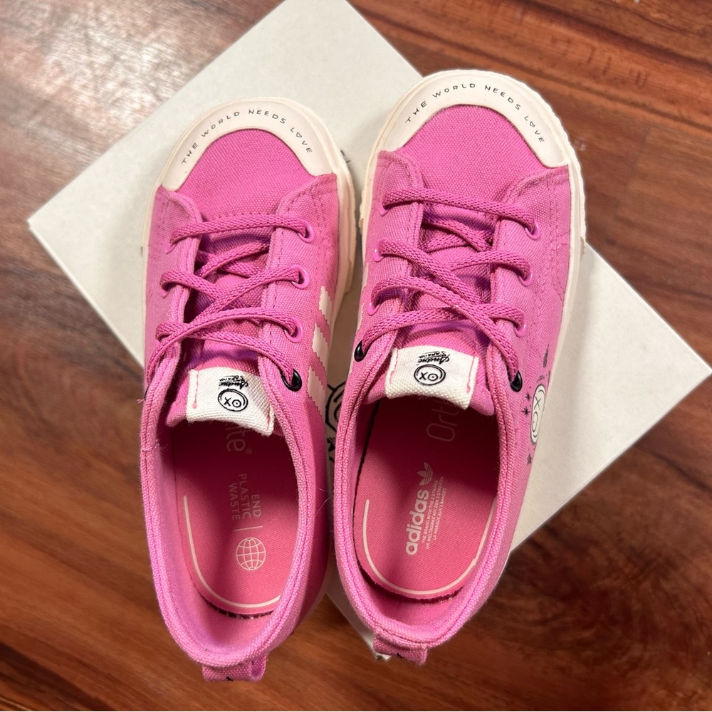 Brand new with extra shoe lace and box